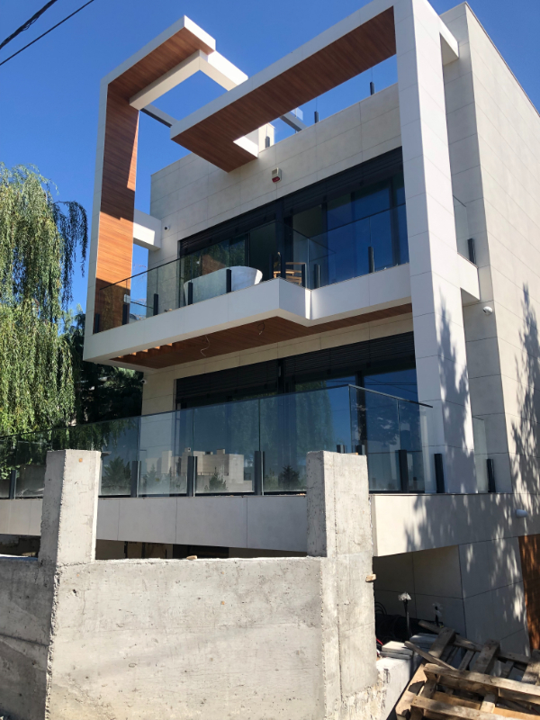 Staklene ograde na stubiće